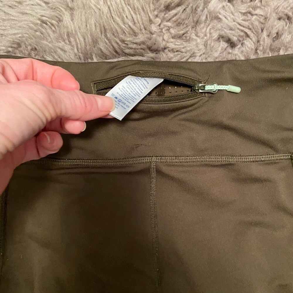 Ivivva Girls Cropped Green Leggings Size 12 - Picture 9 of 11